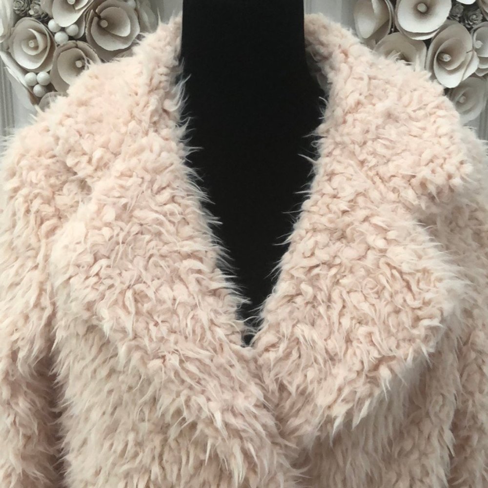 LAST ONE❣️ Open front blush faux fur teddy coat - Picture 5 of 9